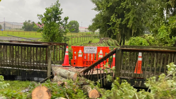 Η καταιγίδα Ντέμπι ενισχύεται σε τυφώνα κι απειλεί τη δυτική ακτή της Φλόριντας - Φωτογραφίες και βίντεο 