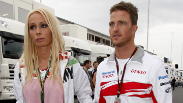 Ραλφ Σουμάχερ: Ξεσπά η πρώην σύζυγός του - «Ακουγα τις φήμες πως είναι γκέι και μου έλεγε να πάω στον ψυχολόγο»