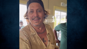 Τζόνι Ντεπ: Με νέο... χαμόγελο ο σταρ - Η αλλαγή που έκανε στα δόντια του