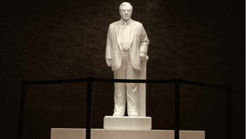 Παναθηναϊκός: Το άγαλμα του Παύλου Γιαννακόπουλου στην είσοδο των VIP στο ΟΑΚΑ!