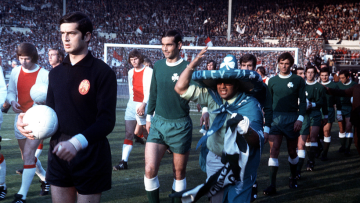 Τάκης Οικονομόπουλος: Έφυγε το «Πουλί» του ελληνικού ποδοσφαίρου - Οι συγκρίσεις με τον Γιασίν, το Γουέμπλεϊ και η ζωγραφική