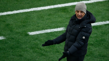 Λουτσέσκου μετά την ήττα του ΠΑΟΚ από τον Ολυμπιακό: «Ότι και να κάνουμε πάει λάθος»