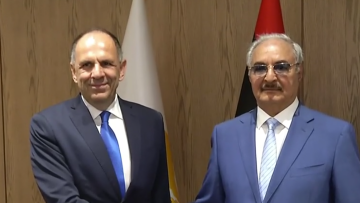 Μεταναστευτικό και θαλάσσιες ζώνες στην ατζέντα των ραντεβού Γεραπετρίτη με  Χαφτάρ και τους γιους του - «Μας συνδέει η προσήλωση στο διεθνές δίκαιο»