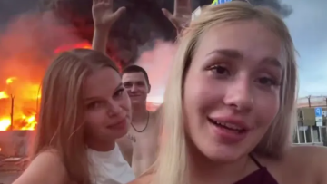 Ρωσίδες influencers συνελήφθησαν αφού γύρισαν βίντεο μπροστά από φλεγόμενο εργοστάσιο μετά από χτύπημα της Ουκρανίας