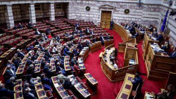  Ενός λεπτού σιγή στη Βουλή για τον Κωνσταντίνο Κατσίφα 