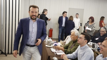 Παππάς: Πρόταση που ταυτίζεται με αναστολή του ΣΥΡΙΖΑ, σημαίνει παραίτηση όλων από τις θέσεις μας