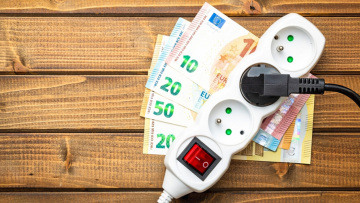 Τιμολόγια ρεύματος: Πού θα κινηθούν οι τιμές τους τον Σεπτέμβριο 2025