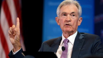 Πληθωρισμό και επιβράδυνση φέρνουν οι δασμοί, προειδοποιεί ο Πάουελ της FED - «Μην παίζεις παιχνίδια, ρίξε τα επιτόκια», απαντά ο Τραμπ