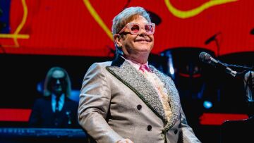 Έλτον Τζον: Έχασε εντελώς την όρασή του μετά τη λοίμωξη στο μάτι του - Μου αρέσει να ακούω, λέει
