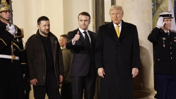 Ζελένσκι: Είχα μια «καλή και παραγωγική» συνάντηση με Τραμπ και Μακρόν