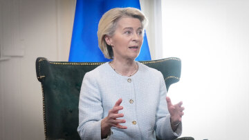 Φον ντερ Λάιεν για τη συμφωνία με Τραμπ: Βεβαιότητα σε αβέβαιους καιρούς, μηδενικοί δασμοί σε στρατηγικά προϊόντα