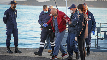 Φωτιά σε πλοίο στην Κέρκυρα: «Αυτό που ζήσαμε ήταν εφιάλτης», λένε επιβάτες