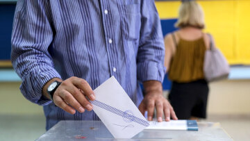 Εκλογές 2023 - Δημοσκόπηση MARC: Αυξάνεται η διαφορά ΝΔ - ΣΥΡΙΖΑ, παλεύει για διψήφιο το ΠΑΣΟΚ