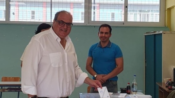 Δημοτικές εκλογές 2023: Στο Χαλάνδρι επανεκλέγεται δήμαρχος ο Ρούσσος με 60,81%