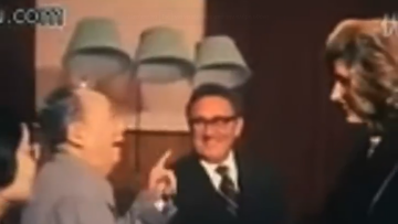Χένρι Κίσινγκερ: Όταν συνάντησε τον Μάο Τσετούνγκ και εκείνος τα «έχασε» με το ύψος της συζύγου του - Δείτε βίντεο 