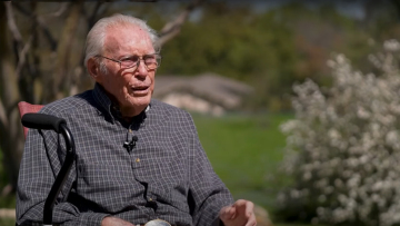 Έκλειψη ηλίου: Είναι 105 ετών και θα δει την 13η στη ζωή του - Φρενίτιδα στην Αμερική για το φαινόμενο