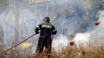 Φωτιά στην Παιανία - Επιχειρούν δύο ελικόπτερα