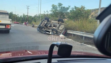 Κρήτη:  Σφοδρή σύγκρουση τριών οχημάτων στο Ηράκλειο, με τρεις τραυματίες - Δείτε φωτογραφίες