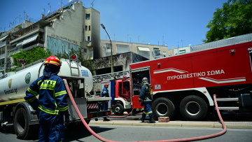 Έσβησε η φωτιά σε κτίριο στην Κυψέλη - Άνοιξε η Αγίου Μελετίου