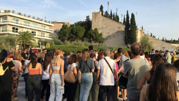 Τέμπη: Πλήθος κόσμου στο Καλλιμάρμαρο για τη μεγάλη συναυλία μνήμης - Δείτε βίντεο και φωτογραφίες