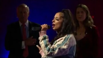 Moment Singer Loomis Botches National Anthem Live