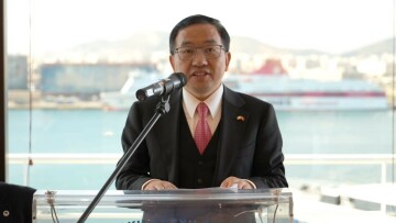 Fang Qiu για δασμούς: Θα αυξήσουν το κόστος μεταφοράς των αμερικανικών προϊόντων