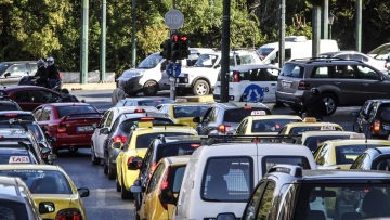 Κίνηση στους δρόμους τώρα live: Καθυστερήσεις 30 λεπτών επί της Αττικής Οδού, στο ρεύμα προς αεροδρόμιο - Απροσπέλαστος ο Κηφισός