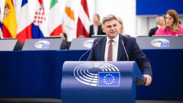 Φαραντούρης: Ερωτήσεις και κριτική στην Κομισιόν για τις περικοπές κονδυλίων για το περιβάλλον