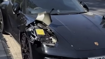 Video: Κλέβουν τα φώτα κάνοντας τεράστια  ζημιά στα αυτοκίνητα