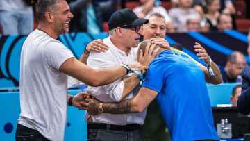 Eurobasket 2025: Το «ντου» Παπαλουκά, Διαμαντίδη, Τσαρτσαρή και η αγκαλιά στον Σπανούλη