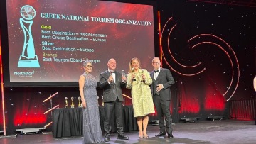 Travvy Awards 2025: Κορυφαίες διακρίσεις για Ελλάδα και ΕΟΤ