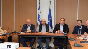 Σύσκεψη με Χατζηδάκη - Τσιάρα στον ΟΠΕΚΕΠΕ: Εργαζόμαστε για να επιβραβευθούν οι πραγματικοί αγρότες και να μην υπάρξουν νέα πρόστιμα
