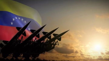 Μπορεί ο Μαδούρο να κοντράρει τις ΗΠΑ; Ιδού τα όπλα του