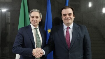 Με τον υπουργό Οικονομικών της Ιρλανδίας συναντήθηκε ο Πιερρακάκης - «Μας ενώνει το κοινό μας όραμα για μια ισχυρή Ευρώπη»