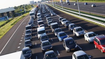 Δεν πληρώνουν τα τέλη κυκλοφορίας