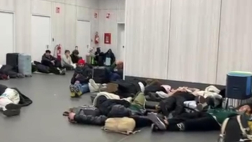 Χιλιάδες επιβάτες έμειναν εγκλωβισμένοι στο αεροδρόμιο του Μπέργκαμο - Τεχνικά προβλήματα ακύρωσαν δεκάδες πτήσεις