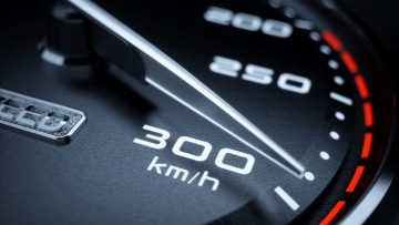 Video: 'Επιασαν τον οδηγό που πήγαινε με 304 km/h