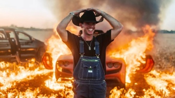 Συνελήφθη γνωστός «ενοχλητικός» YouTuber για φοροδιαφυγή