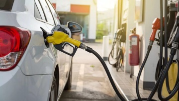 Βενζίνη στην μισή τιμή