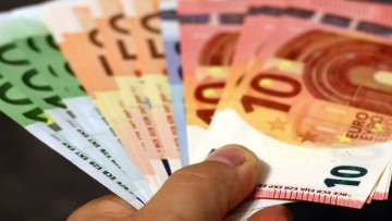 Προσλαμβάνουν με μισθό 4.000 ευρώ το μήνα