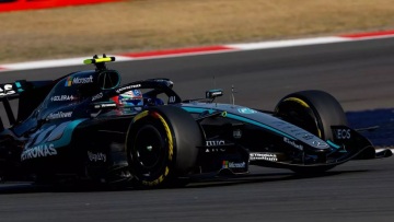 F1 GP Κίνας: Ο Αντονέλι παίρνει την πρώτη του pole! (+video)