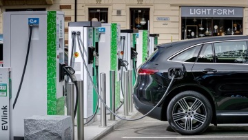 Στην Ελλάδα πλέον οι μεγαλύτεροι κατασκευαστές ηλεκτρικών αυτοκινήτων