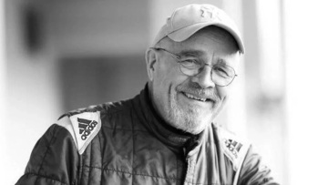 Νεκρός οδηγός σε αγώνα αυτοκινήτων