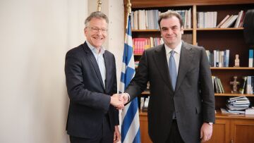 Ντάισελμπλουμ για Πιερρακάκη: Με κάνει περήφανο ότι ο Έλληνας υπουργός Οικονομικών προεδρεύει του Eurogroup