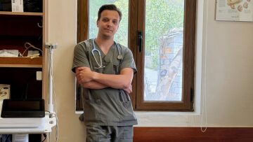 Ο 26χρονος Χρήστος αισθάνεται τυχερός που κάνει το αγροτικό του στη Μάνη – Τι λέει στο ygeiamou