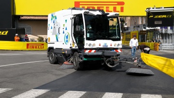Απίστευτα πράγματα στο Μονακό: Σκίστηκε η άσφαλτος - Βγήκαν οι βούρτσες (video)