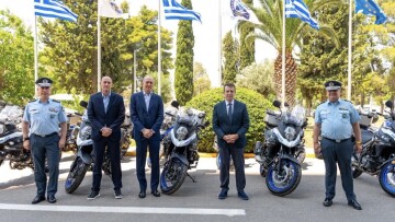 Δωρεά 15 μοτοσικλετών στην ΕΛ.ΑΣ. από τους Παναγιώτη και Γιώργο Αγγελόπουλο