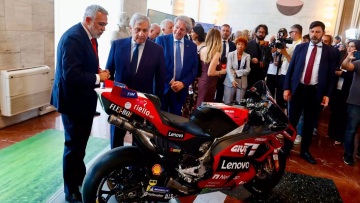 Η μοτοσικλέτα ως εργαλείο οικονομικής διπλωματίας
