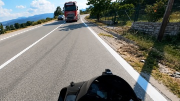 Οι ποινές που αντιμετωπίζει ο οδηγός του βυτιοφόρου για την εγκληματική προσπέραση