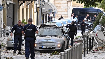 Ποιος θα πληρώσει για τα κατεστραμμένα αυτοκίνητα στην Πλάκα;